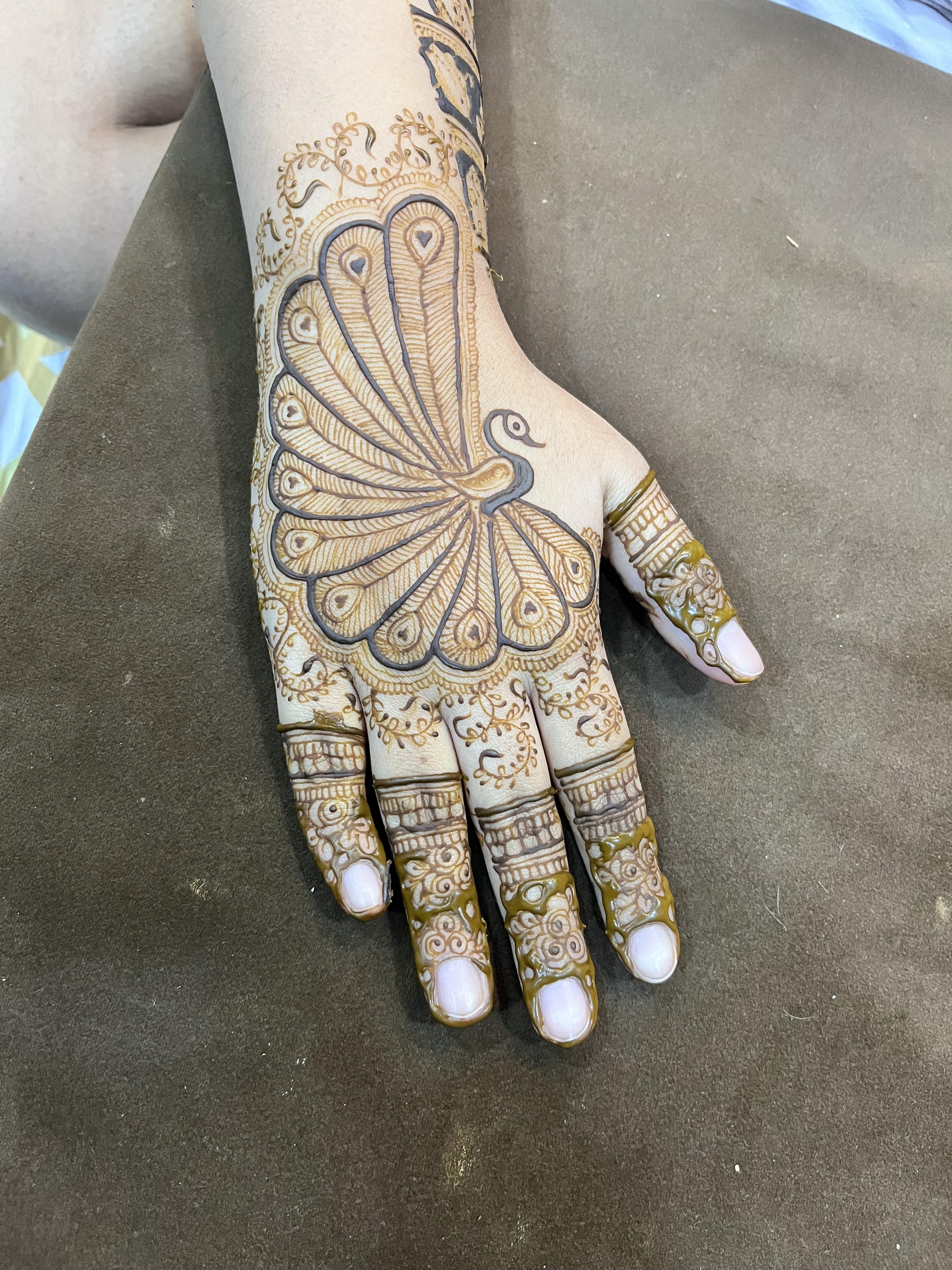 Beautiful customised henna design